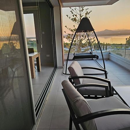 Majestic Sunset Salt Lake Views 300M From Beach Larnaca Exterior photo