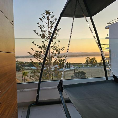 Majestic Sunset Salt Lake Views 300M From Beach Larnaca Exterior photo
