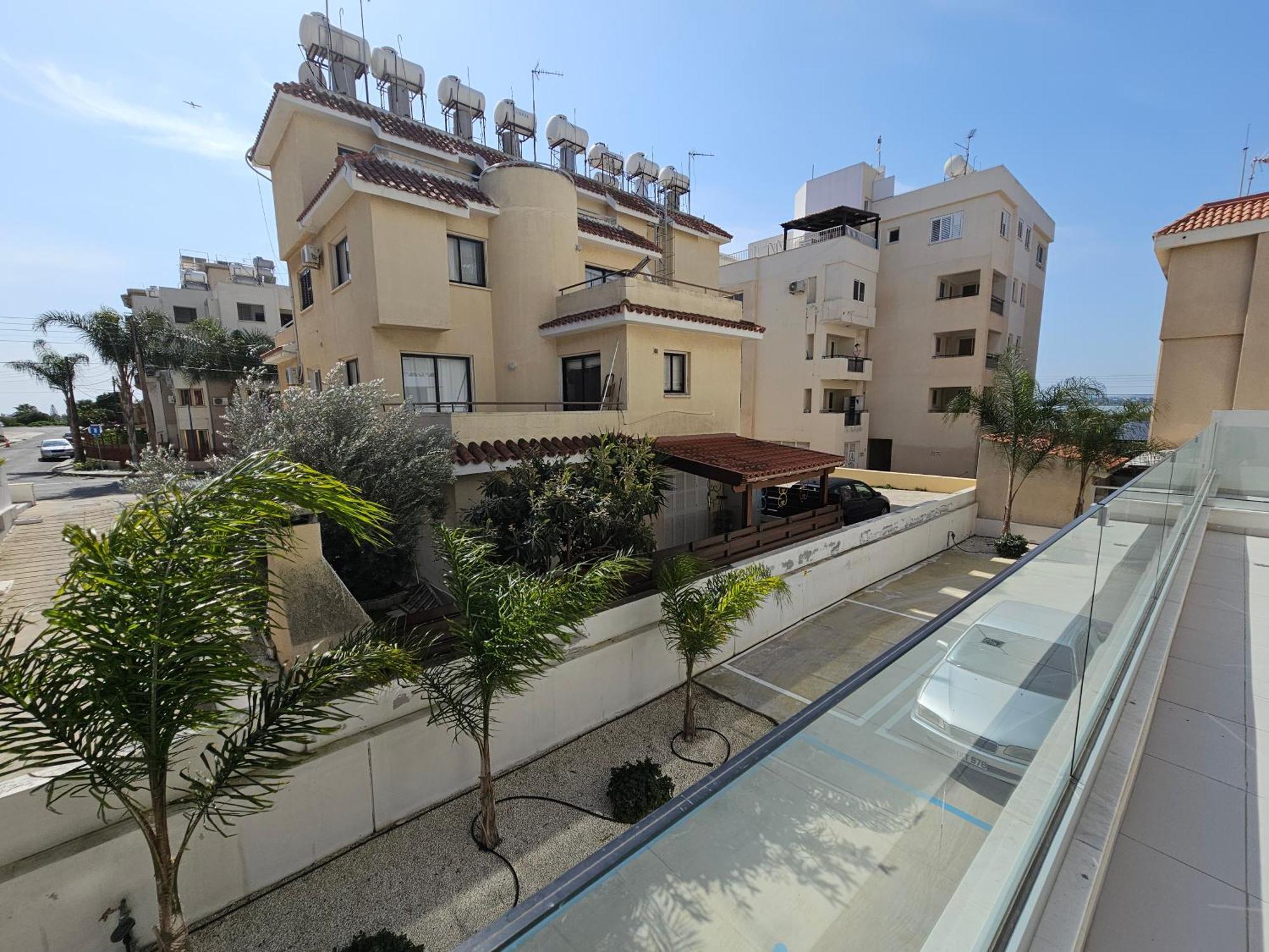 Majestic Sunset Salt Lake Views 300M From Beach Larnaca Exterior photo