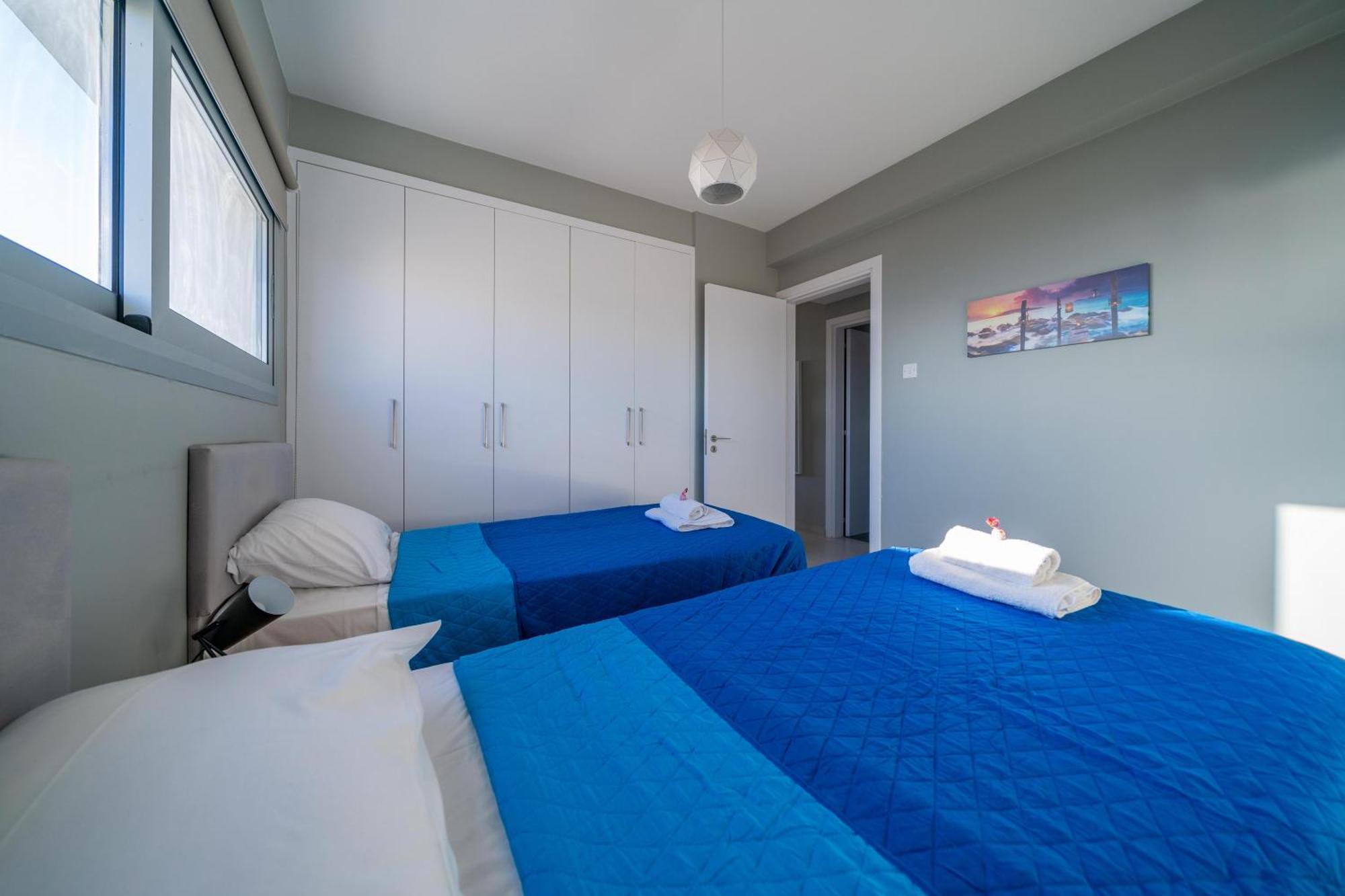 Majestic Sunset Salt Lake Views 300M From Beach Larnaca Exterior photo