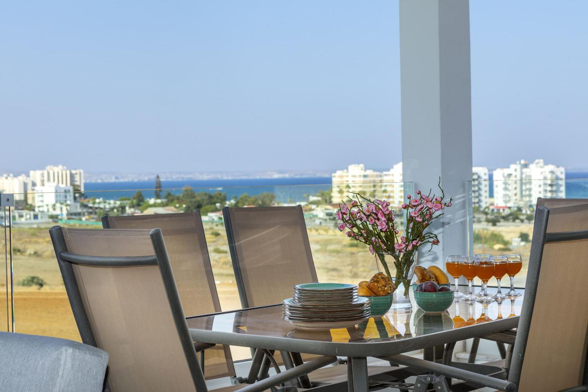 Majestic Sunset Salt Lake Views 300M From Beach Larnaca Exterior photo