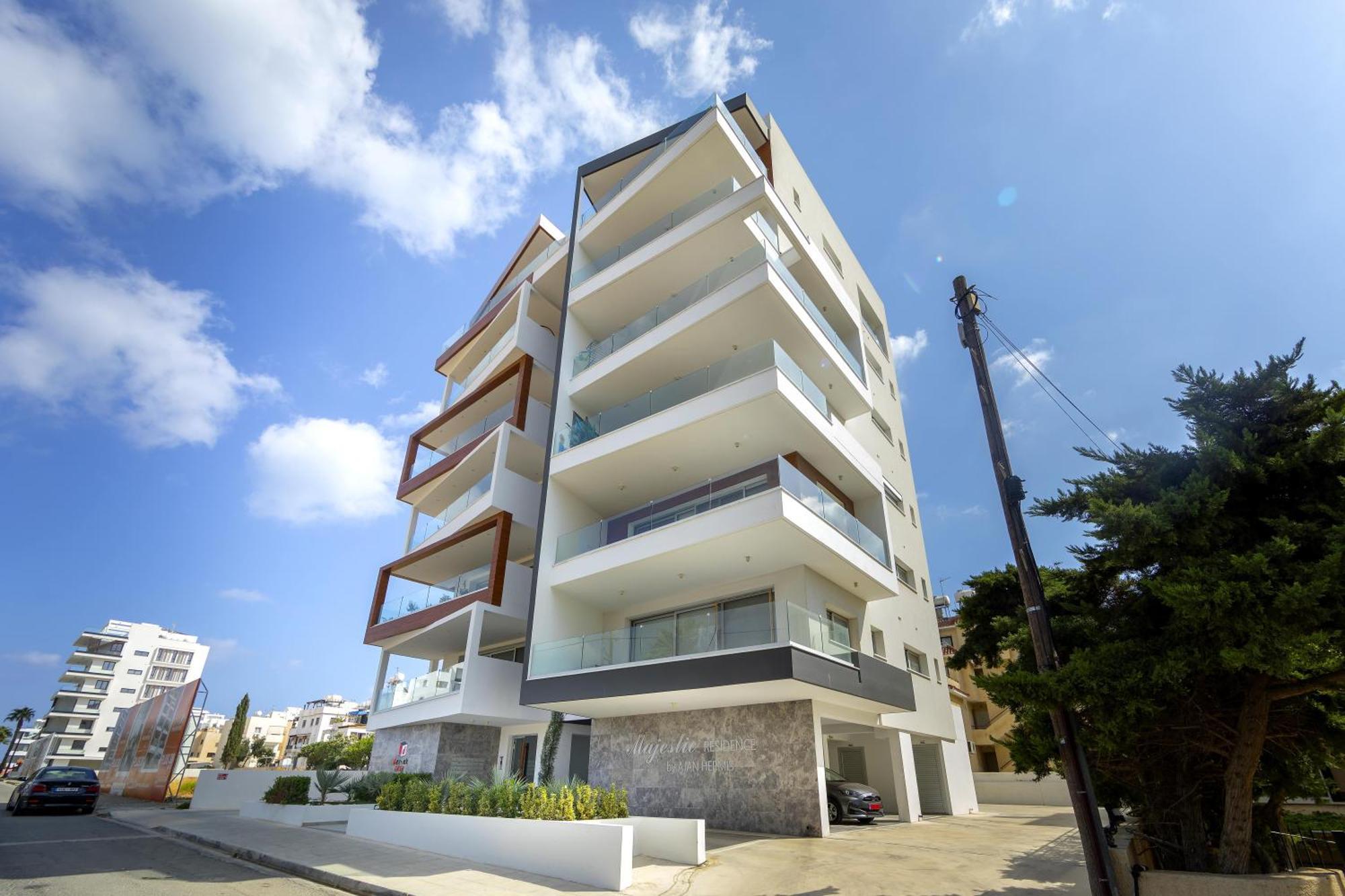Majestic Sunset Salt Lake Views 300M From Beach Larnaca Exterior photo