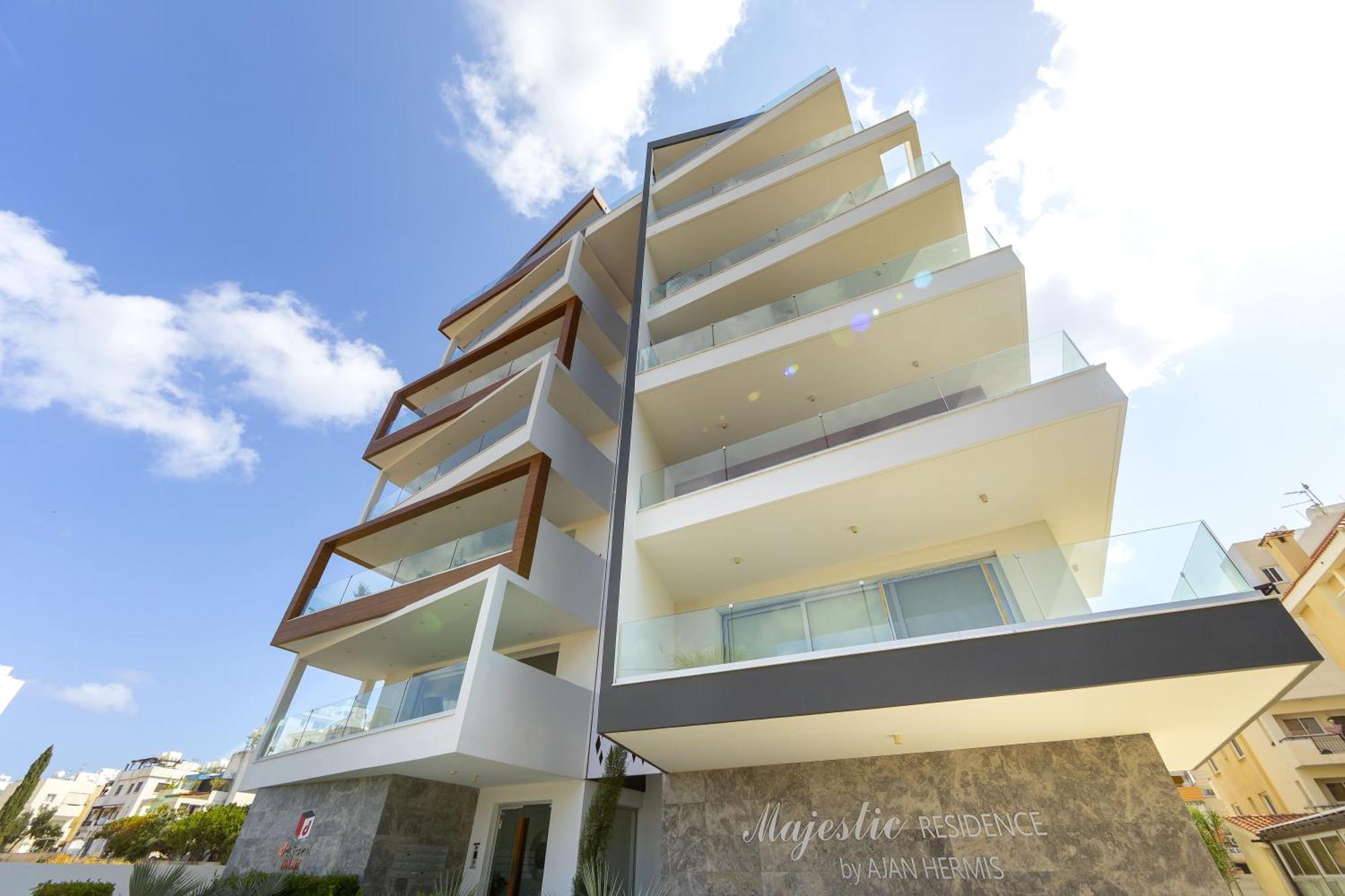 Majestic Sunset Salt Lake Views 300M From Beach Larnaca Exterior photo