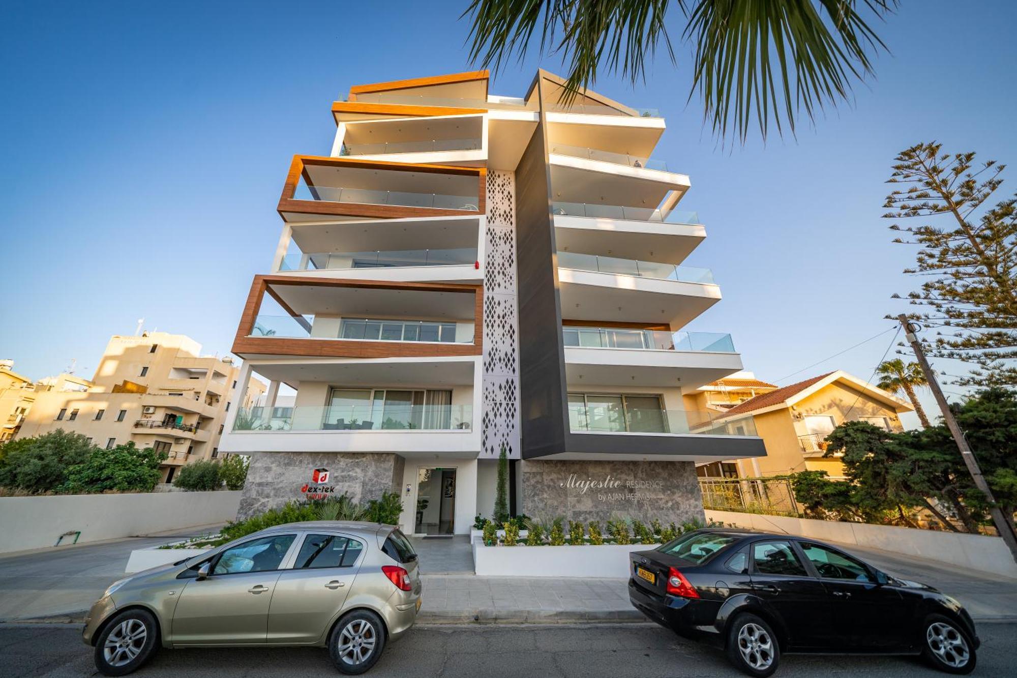 Majestic Sunset Salt Lake Views 300M From Beach Larnaca Exterior photo