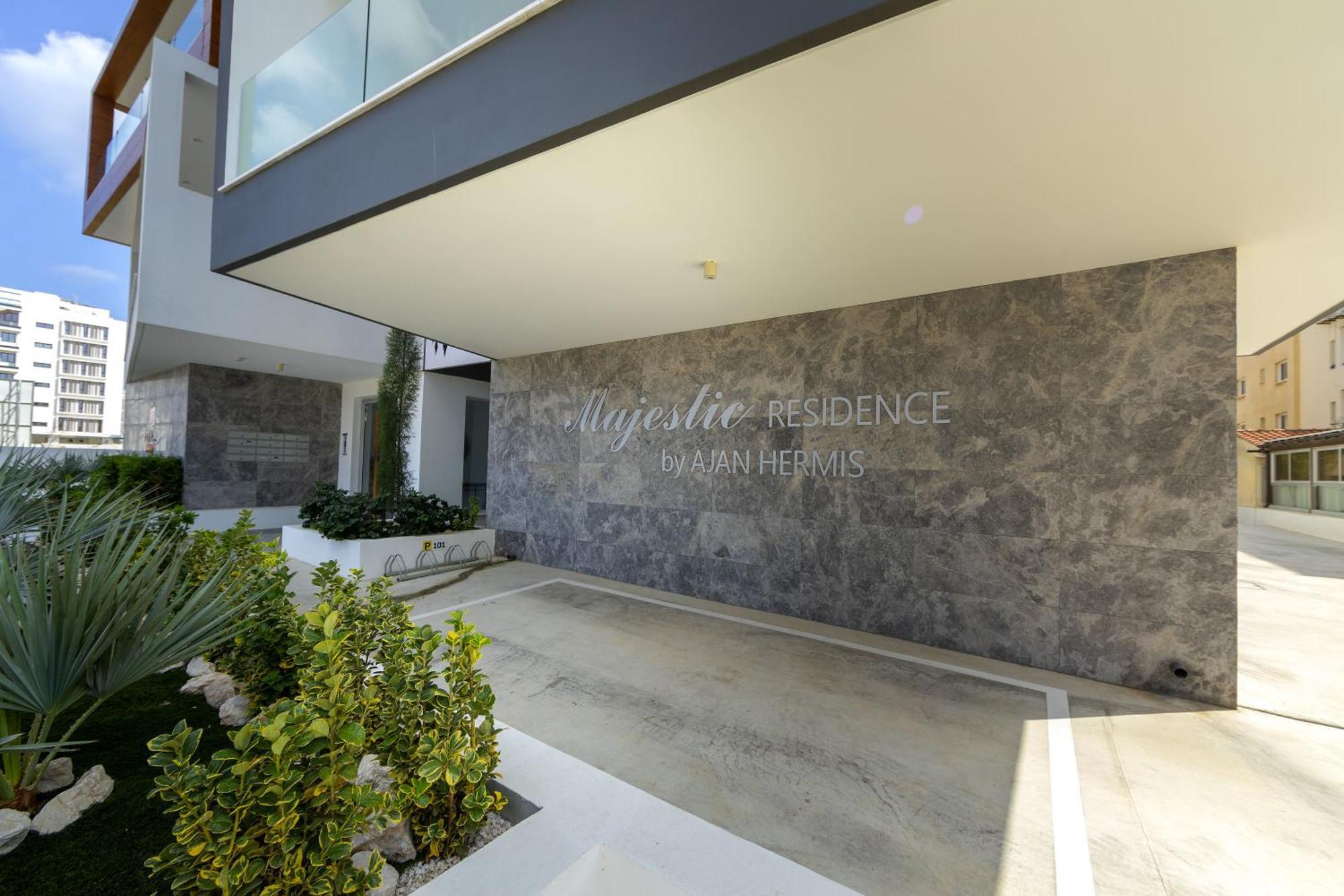 Majestic Sunset Salt Lake Views 300M From Beach Larnaca Exterior photo
