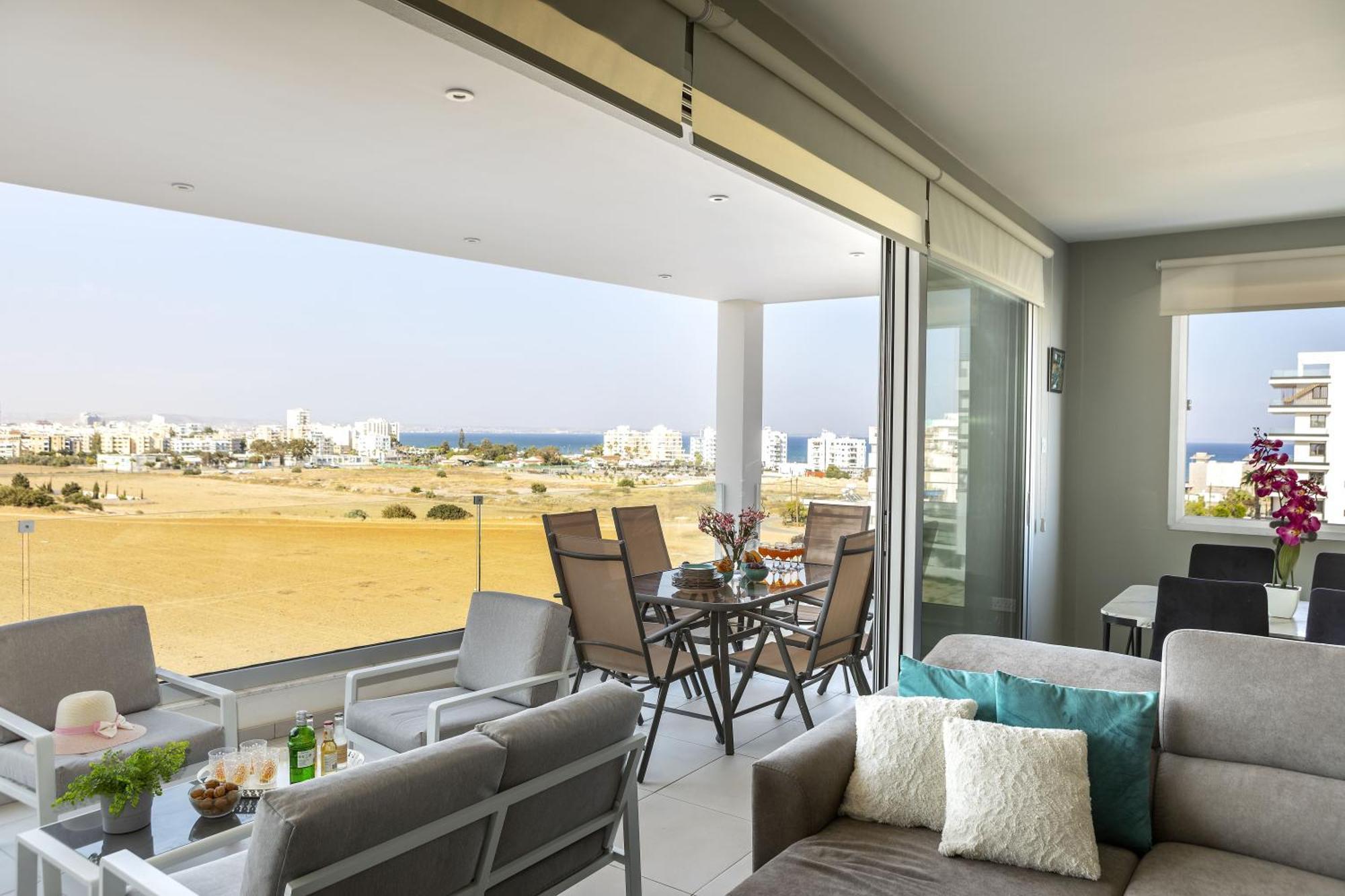 Majestic Sunset Salt Lake Views 300M From Beach Larnaca Exterior photo
